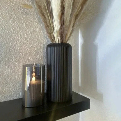 Wazon Pasiasty Nowoczesny – Elegancka Dekoracja do Domu