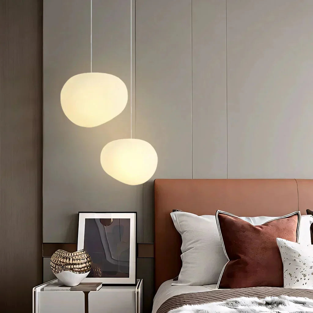 Wisząca lampa sufitowa matowe szkło styl kamyczkowy jadalnia salon